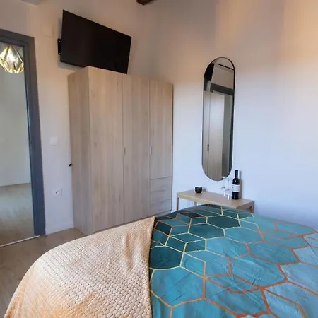 Willa Radiant 5 Bedroom Family With Jacuzzi + Roof Deck