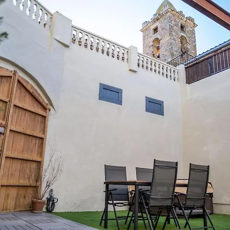 Radiant 5 Bedroom Family With Jacuzzi + Roof Deck Villa
