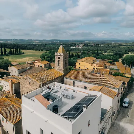 Radiant 5 Bedroom Family With Jacuzzi + Roof Deck Palau de Santa Eulalia